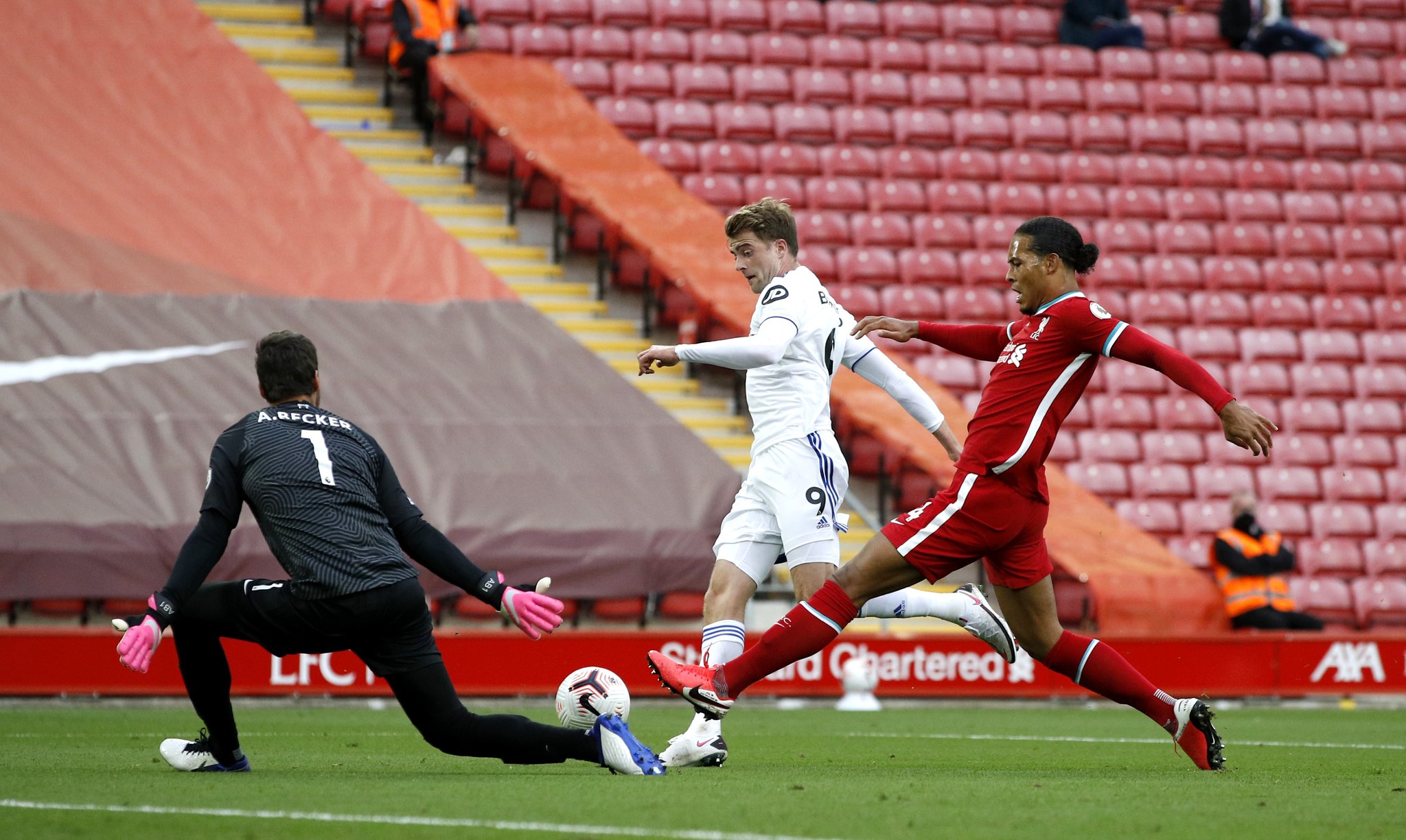 的禁区防守 的禁区防守